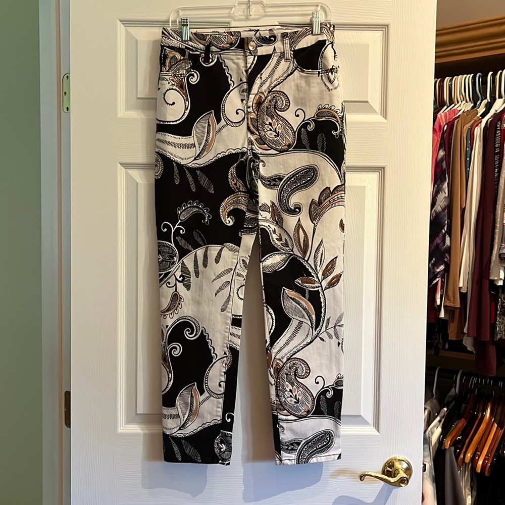 Chico’s So Slimming Ankle Length pants .5